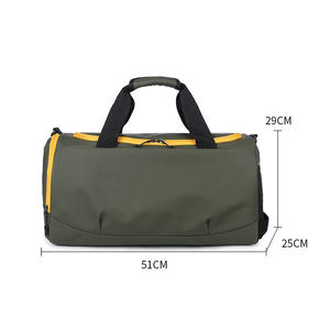Bolsa Deportiva Impermeable Verde 600D de 51x29x25cm con Ribete Amarillo y Correa para el Hombro para Gimnasio, Fitness y Viajes - Product Image 1