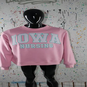 Sweat-shirt à col montant rose IOWA NURSING, 100% coton blanc, broderie appliquée, col large, CLUSH SPORTS - Product Image 1