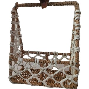 Panier en jute triangulaire avec cadre en métal | Panier de rangement élégant et écologique - Product Image 1