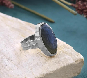แหวนลาบราโดไรต์สีน้ำเงินเข้มทรงหนา เงินแท้ 925 พลอยสเปกโตรไลต์ธรรมชาติ เครื่องประดับสไตล์โบโฮสำหรับผู้หญิง ราคาขายส่ง - Product Image 2