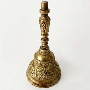 Cloche à main vintage en laiton massif avec poignée torsadée, cloche de table dorée antique pour la décoration de la maison, l'école et les mariages - Product Image 5