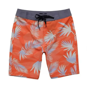 Shorts de bain personnalisés pour hommes, dégradé orange-rouge, séchage rapide, imprimé par sublimation, rayures, vêtements de plage, shorts de surf - Product Image 3