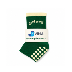Calcetines de Pilates con Agarre y Diseño de Logotipo Personalizado, Calcetines de Yoga de Alta Calidad para Mujeres Amantes del Pilates - Product Image 1
