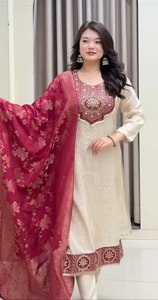 Ensemble Salwar en soie Banarasi crème avec dupatta brodée rouge, longueur cheville, séchage rapide, pour femme, tenue traditionnelle indienne pour mariage - Product Image 3