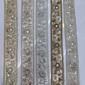 Bordado de Cuentas y Lentejuelas Ecológico de Primera Calidad sobre Tul Fino para Vestidos de Novia de Alta Costura, Románticos, Étnicos y de Lujo - Product Image 1