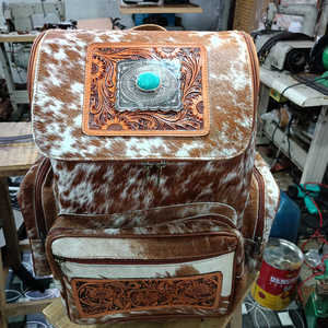 Sac à dos de voyage pour filles en cuir véritable de vachette avec fourrure, style western vintage, avec fermeture éclair à pompon, fabriqué sur mesure - Product Image 2