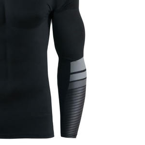 T-shirt de compression pour homme de qualité supérieure pour la salle de sport, couleur noire unie, séchage rapide, respirant, en vente - Product Image 5