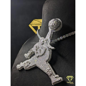 Colgante de Moissanita Premium con Diseño de Jugador de Baloncesto de Dibujos Animados Estilo Hip Hop, Certificación GIA, Plata 925, Múltiples Opciones de Chapado, Estilo Iced-Out - Product Image 6