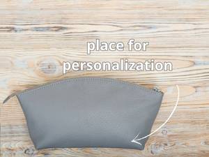 Sac cosmétique en cuir avec fermeture éclair, disponible en plusieurs couleurs et tailles, imperméable, portable, confortable, prix raisonnable, logo personnalisé. - Product Image 3