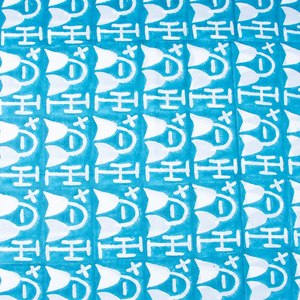 Edredón Moderno Estampado con Patrón Azul y Blanco, Hecho a Mano con Algodón Kantha, Decoración para el Hogar para Todas las Temporadas - Product Image 3