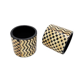 Servilletero de cuerno de búfalo elegante hecho a mano, estilo de diseño clásico, Decoración de mesa natural y duradera para fiestas - Product Image 3