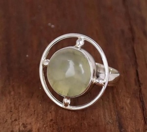 Anillo de Plata de Ley 925 con Prehnita Natural, Joyería Bohemia Hecha a Mano con Piedras Preciosas para Mujer - Product Image 5