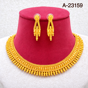 Conjunto de Joyería Étnica Nupcial Tradicional Chapado en Oro Modelo 23169 con Motivo Triangular, Collar Colgante y Pendientes para Fiesta de Moda - Product Image 4