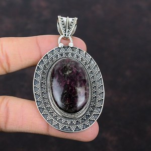Pendentif en tourmaline noire naturelle, argent sterling 925, plaqué or/argent, style vintage, bijoux pour homme et femme - Product Image 1