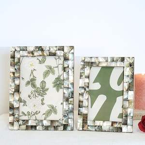 Marco de Fotos Hecho a Mano de Primera Calidad en Madera MDF y Nácar con Acabado Brillante, Diseño Creativo, Opción de Logotipo Personalizado - Tradebyd - Product Image 4