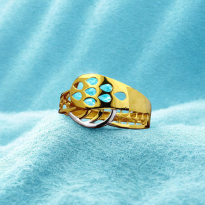 Anillo de Oro de Dos Tonos con Corte de Pétalo |   Diseño de Banda Ancha para Mujer |   Elegante Joyería de Oro Amarillo de 2.000 Gramos - Product Image 4