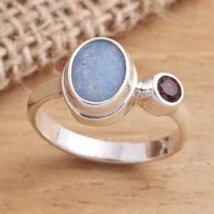 Anillo de Ópalo y Granate Hecho a Mano, Plata de Ley 925, Anillo de Compromiso Minimalista con Promesa de Amor para Mujer - Product Image 5