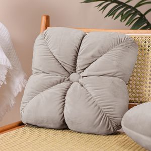 Set di due cuscini decorativi quadrati da 14 pollici in velluto con nodo floreale - Product Image 1