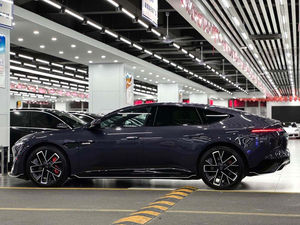 Autos Usados 2023 AVATR 12 - Vehículo Eléctrico con Autonomía de 650 KM |   4x4, Neumáticos R20, Volante a la Izquierda, Interior de Cuero, Control de Clima Adaptativo - Product Image 4