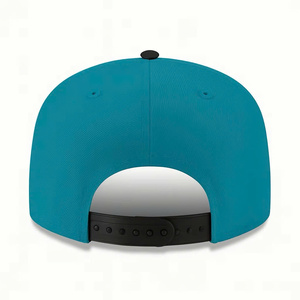 Casquette Snapback Ajustable à 6 Panneaux en Gros, Visière Plate, Broderie Personnalisée Football, Tissu Coton, Fabriquée au Vietnam - Product Image 4