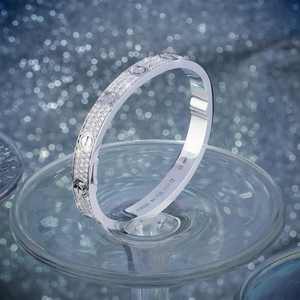 Bracelets de mariage et de fiançailles élégants et luxueux en argent S925 plaqué rhodium avec moissanite et perle d'eau douce sertie griffe - Product Image 2