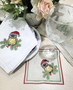 Serviettes de cocktail de Noël personnalisées brodées hibou, bordure rouge et verte, sous-verres en lin naturel réutilisables pour événements domestiques et bars – Vente en gros - Product Image 4