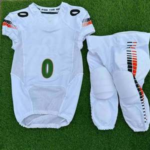 Uniforme de football américain imprimé par sublimation sur toute la surface avec tissu extensible quadridirectionnel, col en V, manches courtes, rembourré - Product Image 1