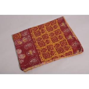 ผ้าห่มลายดอกไม้สไตล์วินเทจ Lavinas ผ้าควิลท์คันธาทำมือจากผ้าฝ้าย ผ้าคลุมเตียงสไตล์โบโฮอินเดีย ผ้าห่มสองด้าน ของตกแต่งเตียง เป็นมิตรกับสิ่งแวดล้อม - Product Image 4