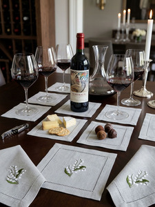 Servilletas de cóctel al por mayor con bordado de lirio del valle, posavasos de algodón y lino con dobladillo, decoración de mesa para el hogar, bodas, bares y eventos. - Product Image 6