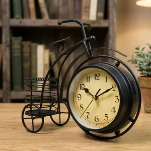 Horloge de bureau moderne en métal, design circulaire, mouvement à quartz électrique, finition dorée, cadre noir, cadran crème, fonction snooze - Product Image 3