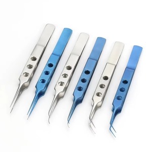 Pinzas Oftálmicas FLAVIO MEDICOS, Micro Pinzas Quirúrgicas Manuales de Acero Inoxidable, Instrumento Oftalmológico con Punta Curva Fina - Product Image 1