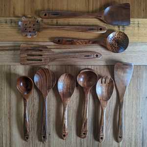 Juego de Utensilios de Madera Mortok de 9 Piezas, Tallados a Mano, Ecológicos, Aptos para Lavavajillas, Ligeros, Cucharas, Espátulas, Tenedores, Herramientas de Cocina - Product Image 4