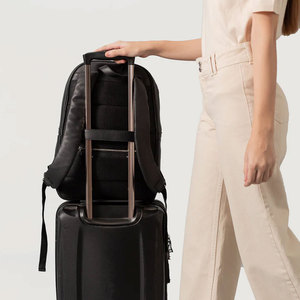 Sac à dos en cuir noir unisexe de qualité supérieure, minimaliste, pour les trajets quotidiens, sac pour ordinateur portable, sac à dos de voyage en cuir véritable pour hommes et femmes - Product Image 6