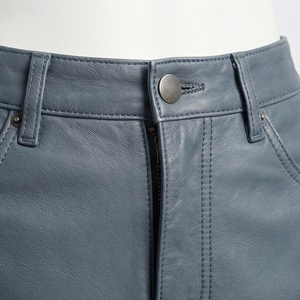 Jupe crayon mini en cuir PU taille haute pour femme avec poche, couleur unie brillante, à porter toute l'année - Product Image 4