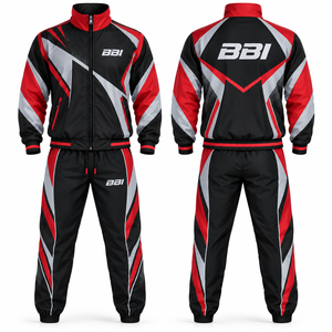 Ensemble survêtement homme personnalisé rouge et noir, veste coupe-vent à col montant sublimée et pantalon de survêtement assorti à revers. - Product Image 1