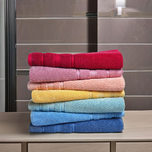 Toalla de baño personalizada para niñas, de algodón 100% Toalla de baño de calidad suave de lujo a un precio asequible, venta al por mayor en India - Product Image 1