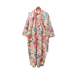 Bata Kimono de Algodón Estampada a Mano con Diseño Floral Crema, Bata Larga para Descansar con Cinturón Ajustable, Estilo Boho para Resort o Playa - Product Image 1