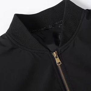 เสื้อแจ็คเก็ตบอมเบอร์สีเทาอ่อนสำหรับผู้ชาย คอตั้ง ปิดด้วยซิป สไตล์ลำลอง สีพื้น ผลิตจากโพลีเอสเตอร์ เหมาะสำหรับใส่ในฤดูใบไม้ร่วง ทรงปกติ - Product Image 5