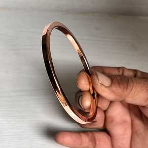 Pulsera Cuadrada Magnética de Cobre Grueso y Pesado, Joyería Unisex Hecha a Mano, Moderna y Minimalista, Apilable - Product Image 5