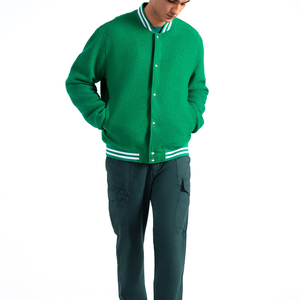 Veste universitaire pour homme personnalisée, couleur unie, tissu en laine de haute qualité, vêtements d'hiver, fabrication pakistanaise, design OEM - Product Image 1