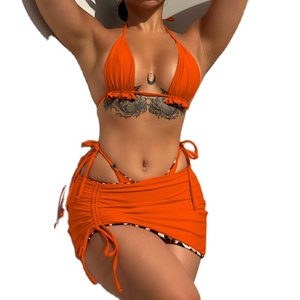 Conjunto de bikini de dos piezas rojo para mujer, top halter cruzado, braguita con lazo lateral, color sólido, elástico - Product Image 2