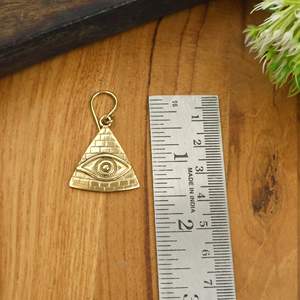 Pendientes de Pirámide con Ojo que Todo lo Ve de Latón, Joyería Bohemia Colgante de Ojo Turco, Regalo Místico de Triángulo para Ella - Product Image 3