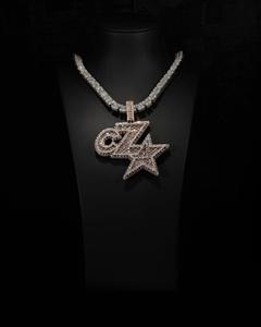 Colgante y Amuleto de Lujo Totalmente Bañado en Oro Rosa con Diamantes de Moissanita, Letras Personalizadas para Hombres y Mujeres, Accesorio Estilo Hip Hop - Product Image 3