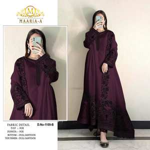 Shalwar Kameez de luxe en georgette lourde, broderie multi-fils Jari, travail de couture à sequins, patch dupatta - pour les fêtes, Qunoot Closet - Product Image 1