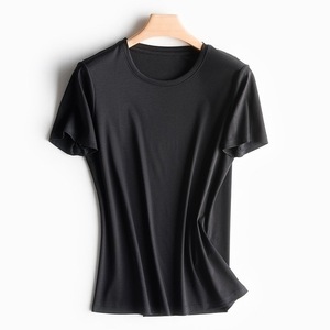เสื้อยืดคอวีผ้าฝ้ายพรีเมียมสำหรับผู้หญิง สวมใส่สบายทุกวัน เสื้อยืดคอวีพื้นฐานที่ผู้หญิงต้องมี เสื้อแฟชั่นลำลองเนื้อนุ่ม - Product Image 2