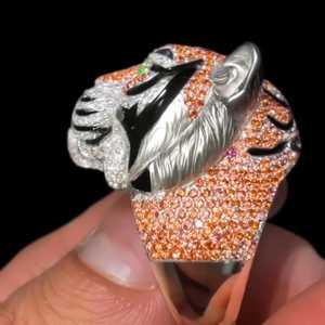 Bague Tête de Tigre en Argent Plaqué 925 avec Diamant Moissanite Incrusté, Bijou au Design Animalier, Cadeau de Fête - Product Image 1