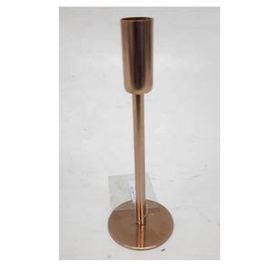 Último soporte de vela de hierro de oro rosa de lujo con acabado de cobre rosa al por mayor a granel para la mesa del hogar propósito decorativo de la boda - Product Image 1