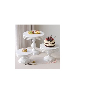 Support à gâteau rond en aluminium fait main pour mettre en valeur les gâteaux d'occasions spéciales lors de mariages, de fêtes et de réceptions - Product Image 3