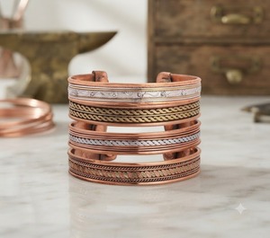 Brazalete Magnético de Cobre con Diseño Floral Clásico, Ajustable, Grabado, Chapado en Cobre Antiguo, Unisex, para Regalo - Product Image 2