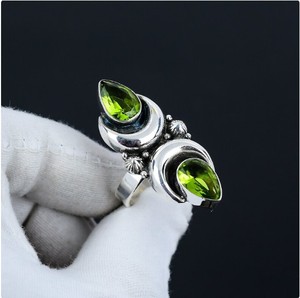 Anillo de Boda de Plata de Ley 925 con Peridoto Natural, Diseño de Luna Doble, Hecho a Mano, Dos Piedras, Luna Creciente, Gema Verde, Unisex, Venta al por Mayor - Product Image 1